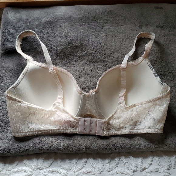 Bra - Picture 2 of 4